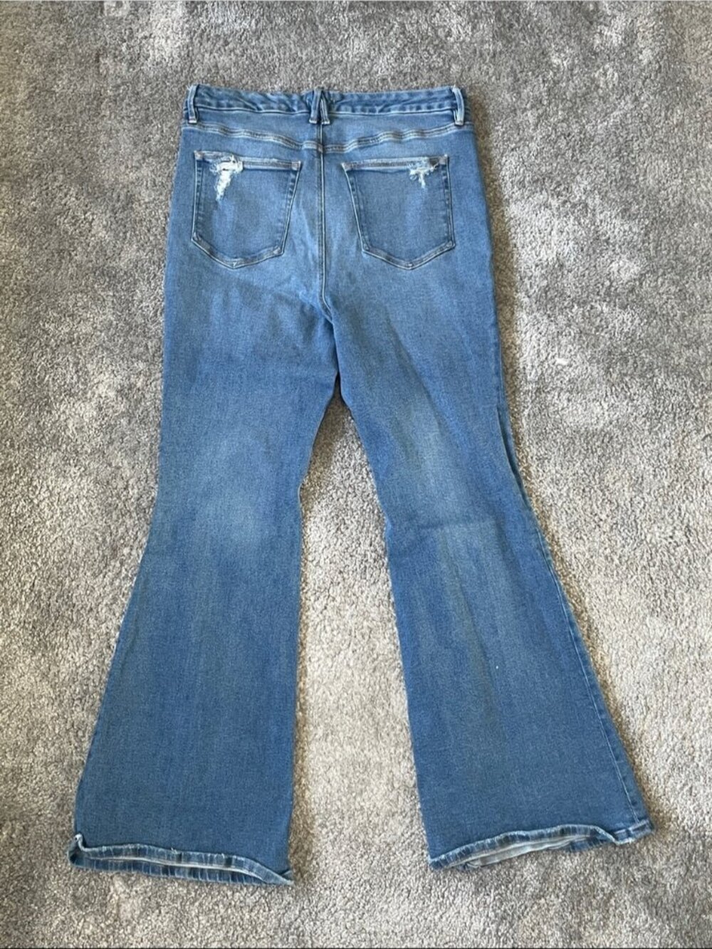 EC Good American Good Legs Flare Medium Wash Jeans - Size 16 - Picture 2 of 6